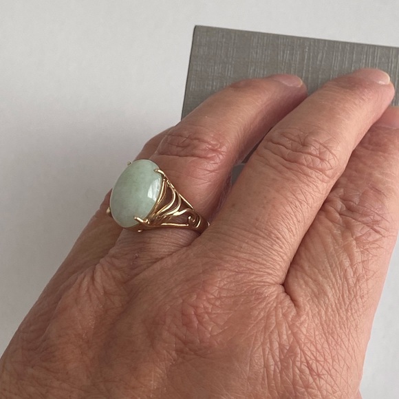 10K Real Gold - Jade Ring - Picture 10 of 16